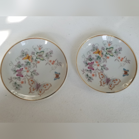 Vintage Set of 2 Avon Mini Plates Fine Porcelain  22k Gold Trim Butterflies 1979 - Picture 1 of 5